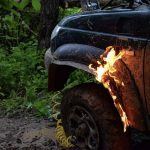 Запалио „пежо“ за 500 евра: Двојица ухапшена у Великој Плани, за налогодавцем се трага